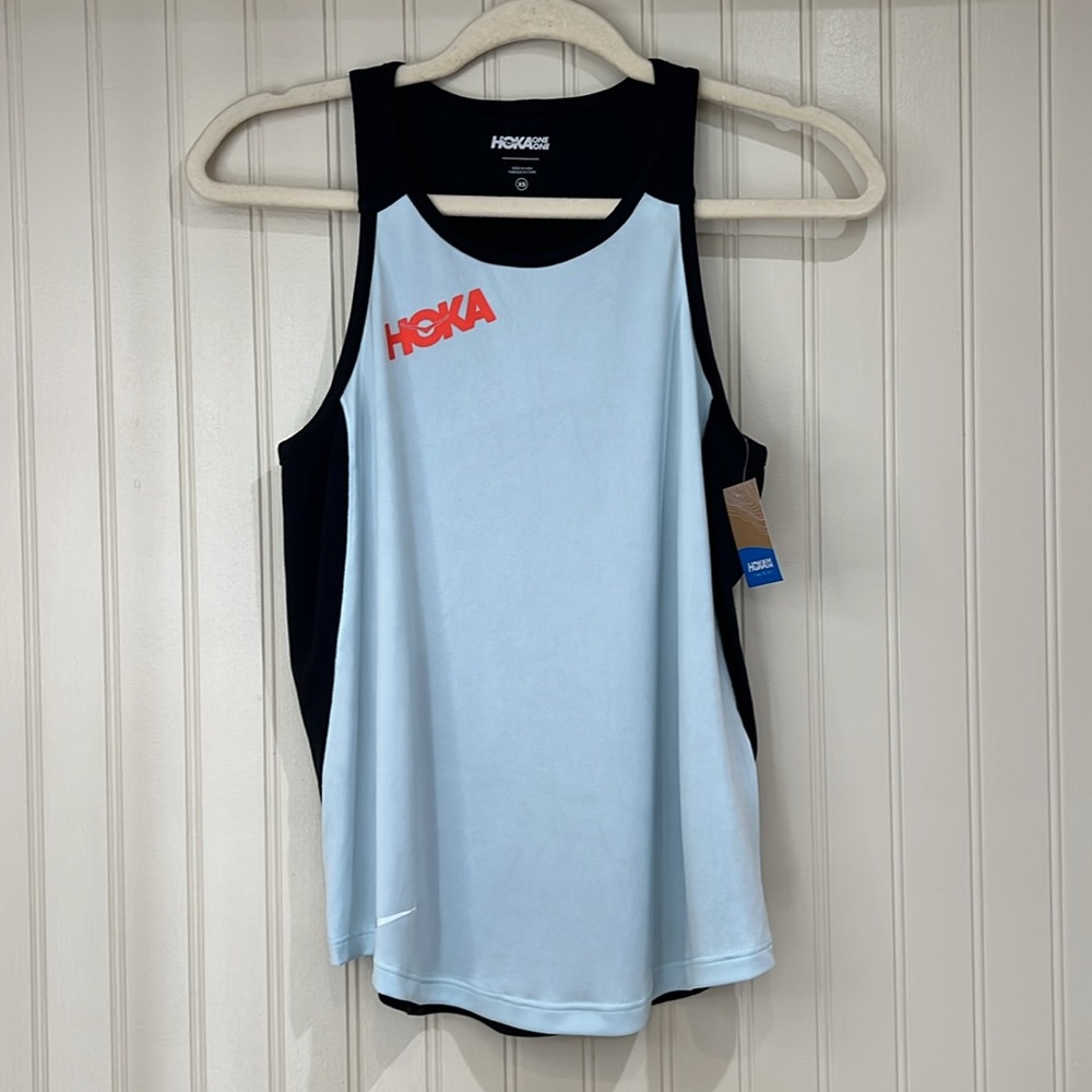 Hoka One One women’s performance tank NWT